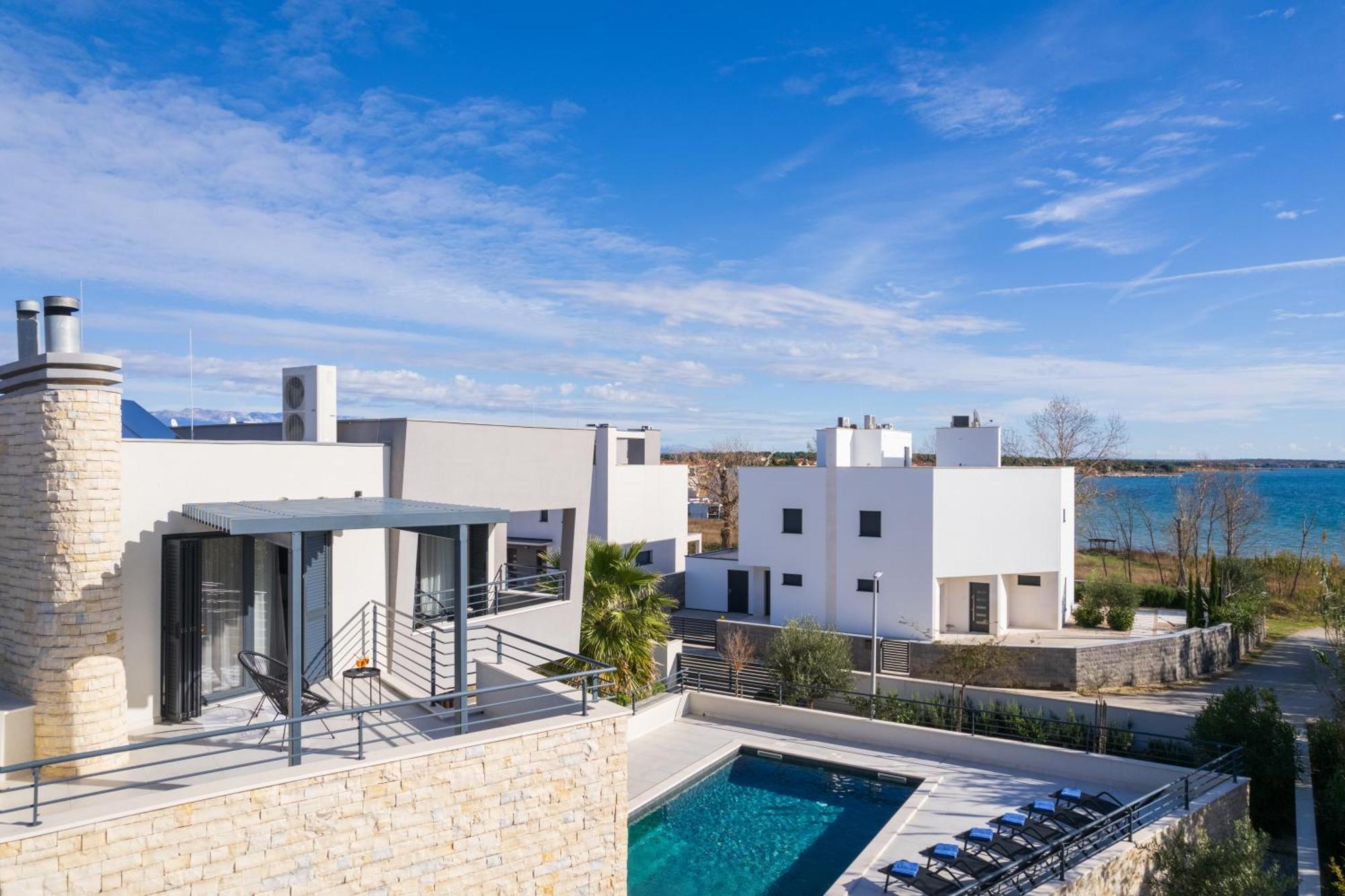 Villa Roca With Heated Pool And Sauna Privlaka  Zewnętrze zdjęcie