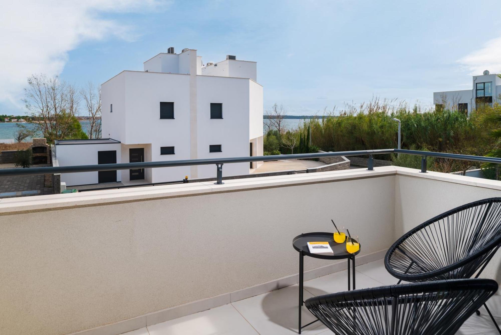 Villa Roca With Heated Pool And Sauna Privlaka  Zewnętrze zdjęcie