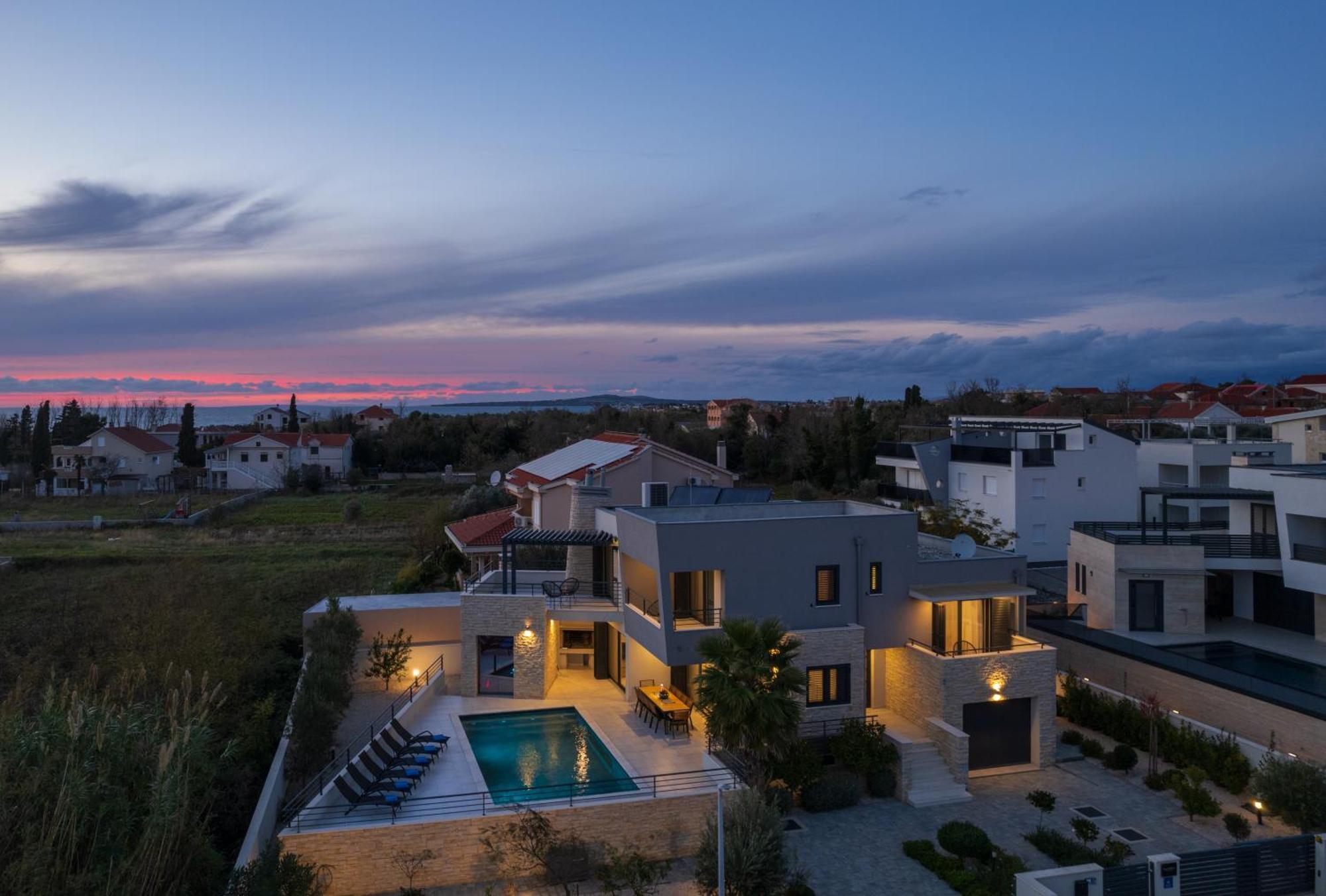Villa Roca With Heated Pool And Sauna Privlaka  Zewnętrze zdjęcie